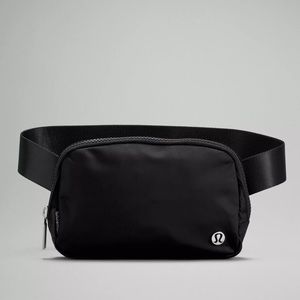 NWT Lululemon Everywhere Belt Bag